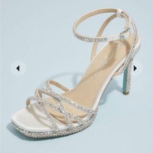 [SOLD] Betsy Johnson Bridal Heels Size 7